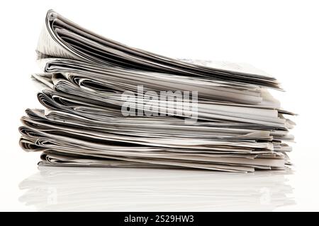 Alte Zeitungen und Zeitschriften auf einem Stapel Österreich Stockfoto