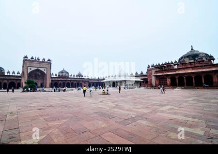 Das Grab von Salim Chishti im Jama Masjid Hof in Fatehpur Sikri, Uttar Pradesh, Indien. Stockfoto