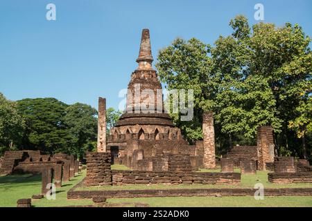 Die Ruinen des Wat Phra Kaeo im Historischen Park der Stadt Kamphaeng Phet in der Provinz Kamphaeng Phet in Nord-Thailand. Thailand, K. Stockfoto