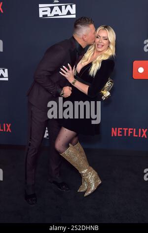 The Miz und Maryse Ouellet bei der Premiere der Wrestling Show WWE Monday Night RAW auf Netflix im Intuit Dome. Inglewood, 06.01.2025 *** The Miz and Maryse Ouellet bei der Premiere der Wrestling-Show WWE Monday Night RAW auf Netflix im Intuit Dome Inglewood, 06 01 2025 Foto:xD.xStarbuckx/xFuturexImagex RAW 5210 Stockfoto