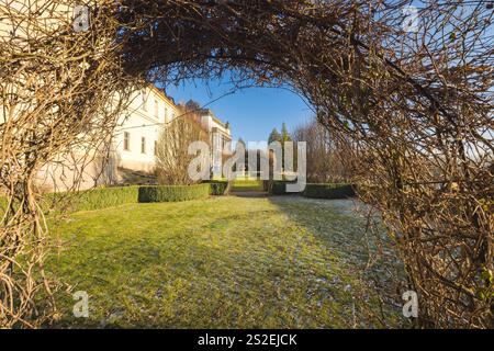 Schloss Zbiroh, mittelalterliches Wahrzeichen in der Region Pilsen in der Tschechischen Republik, Europa. Stockfoto