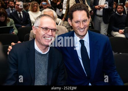 Foto Alberto Gandolfo/LaPresse 23-11-2023 Turin, Italien - Cronaca - Fahren Sie anders. Dall'Austerity alla mobilit&#xe0; del futuro. Nella Foto: Carlos Tavares, John Elkann 23. November 2023 Turin Italien - News - Drive Different. Dall'Austerity alla mobilit&#xe0; del futuro. Auf dem Foto: Carlos Tavares, John Elkann Stockfoto