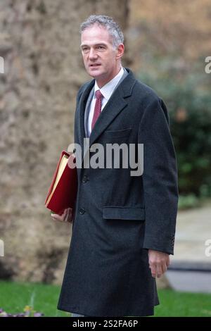 London, England, Großbritannien. Januar 2025. Der Staatssekretär für Wissenschaft, Innovation und Technologie PETER KYLE kommt zu einer wöchentlichen Kabinettssitzung in der Downing Street. (Kreditbild: © Thomas Krych/ZUMA Press Wire) NUR REDAKTIONELLE VERWENDUNG! Nicht für kommerzielle ZWECKE! Quelle: ZUMA Press, Inc./Alamy Live News Stockfoto