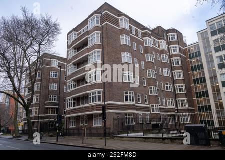 London, Großbritannien. Januar 2025. 07/01/2025. London, UK Blick auf die Wohnung in der Nähe von Kings Cross, die Tulip Siddiq, dem britischen Stadtminister, gehört. Es wird berichtet, dass Tulip Siddiq die Wohnung mit zwei Schlafzimmern in der Nähe von Kings Cross 2003 ohne Zahlung erhielt. Grundbucheinträge deuten darauf hin, dass der Spender Abdul Motif war, ein Entwickler, der mit Siddiqs Tante, dem ehemaligen Premierminister von Bangladesch Scheich Hasina, in Verbindung steht. Tulip Siddiq hat sich nun an die Standards Watchdog verwiesen. Foto: Ray Tang Credit: A.A. Gill/Alamy Live News Stockfoto