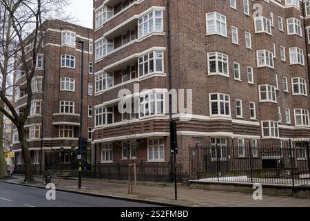 London, Großbritannien. Januar 2025. 07/01/2025. London, UK Blick auf die Wohnung in der Nähe von Kings Cross, die Tulip Siddiq, dem britischen Stadtminister, gehört. Es wird berichtet, dass Tulip Siddiq die Wohnung mit zwei Schlafzimmern in der Nähe von Kings Cross 2003 ohne Zahlung erhielt. Grundbucheinträge deuten darauf hin, dass der Spender Abdul Motif war, ein Entwickler, der mit Siddiqs Tante, dem ehemaligen Premierminister von Bangladesch Scheich Hasina, in Verbindung steht. Tulip Siddiq hat sich nun an die Standards Watchdog verwiesen. Foto: Ray Tang Credit: A.A. Gill/Alamy Live News Stockfoto