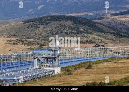 Thermodynamisches Solarkraftwerk vom Fresnel-Typ in llo, Frankreich Stockfoto