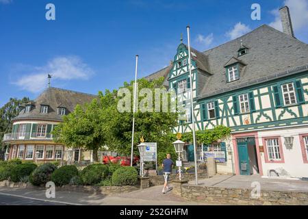 Hotel Schwan, Fachwerkhäuser, Rheinallee, Oestrich-Winkel, Rheingau-Taunus-Kreis, Hessen, Deutschland *** Hotel Schwan, Fachwerkhäuser, Rheinallee, Oestrich Winkel, Rheingau Taunus, Hessen, Deutschland Stockfoto