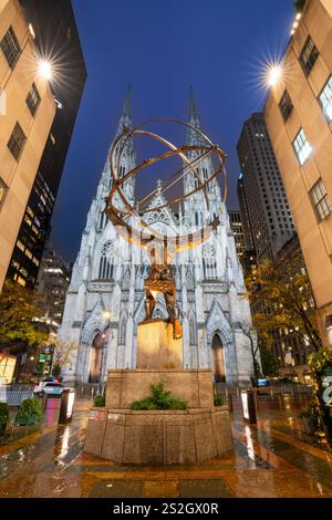 St. Patricks Cathedral und Atlas Statue Manhattan, New York City New York, USA Stockfoto