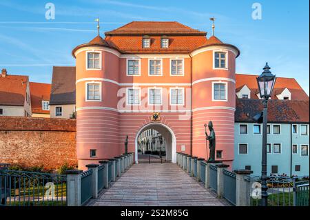 Rieder Tor - Eintritt in die Altstadt von Donauworth, ein Teil der beliebten Romantik Road Touristenroute in Schwaben, Bayern, Deutschland Stockfoto