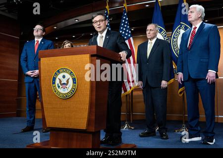 Washington, Usa. Januar 2025. House Speaker Mike Johnson (R-LA) sprach auf einer Pressekonferenz im US-Kapitol. (Foto: Michael Brochstein/SIPA USA) Credit: SIPA USA/Alamy Live News Stockfoto