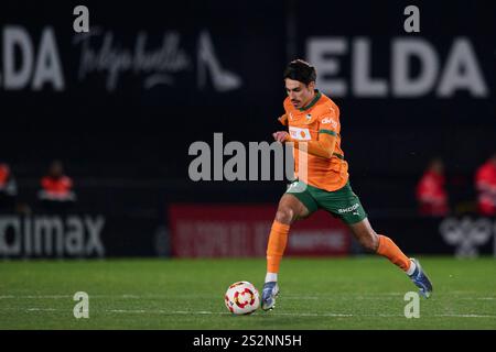 Elda, Spanien. Januar 2025. ELDA, SPANIEN – 7. JANUAR: Andre Almeida Central Midfield von Valencia CF spielt mit dem Ball während des Spiels der Copa del Rey Runde 32 zwischen CD Eldense und Valencia CF im Nuevo Pepico Amat Stadion am 7. Januar 2025 in Elda, Spanien. (Foto von Francisco Macia/Photo Players Images/Magara Press) Credit: Magara Press SL/Alamy Live News Stockfoto