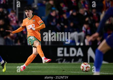 Elda, Spanien. Januar 2025. ELDA, SPANIEN – 7. JANUAR: Diego Lopez verließ Winger von Valencia CF, der den Ball während des Spiels der Copa del Rey Runde 32 zwischen CD Eldense und Valencia CF im Nuevo Pepico Amat Stadion am 7. Januar 2025 in Elda, Spanien übergab. (Foto von Francisco Macia/Photo Players Images/Magara Press) Credit: Magara Press SL/Alamy Live News Stockfoto