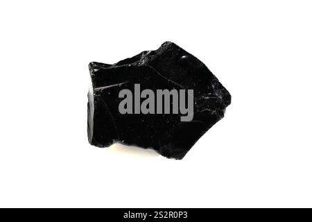 Natürlicher Obsidian Edelstein mit glänzend schwarzer Oberfläche und einzigartiger Textur. Stockfoto