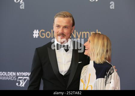 Albrecht Abraham Schuch und Anna Maria Muehe, Filmpartner in Mitten in Deutschland NSU, Red Carpet Award Ceremony Nymphes d'Or, 57. Festival de Tel Stockfoto