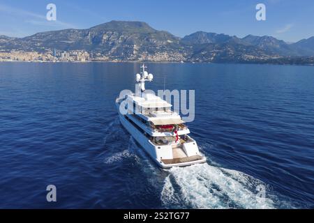 Luftaufnahme 74 m Motoryacht AURORA, geliefert 2017 von der deutschen Werft Luerssen Yachts, Design Winch Design, vorbei an Roquebrune Cap Ma Stockfoto