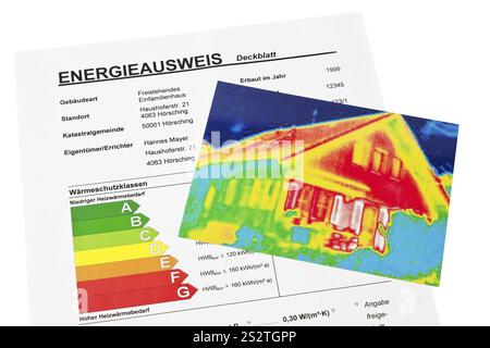 Energieeinsparung durch Wärmedämmung. Haus mit Wärmebildkamera fotografiert. Österreich Stockfoto