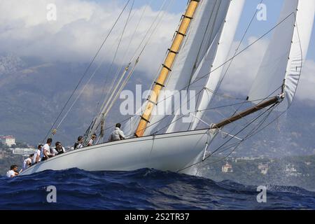 Rennen Sie die Regatta der letzten vier erhaltenen historischen Segelyachten der 15-Meter-Klasse während der Monaco Classic Week 2017, Race of the Classic Sailing Stockfoto