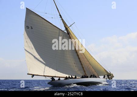 Rennen Sie die Regatta der letzten vier erhaltenen historischen Segelyachten der 15-Meter-Klasse während der Monaco Classic Week 2017, Race of the Classic Sailing Stockfoto