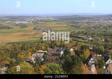 Blick auf die Autobahn A81 vom Engelbergturm, Leonberg, Baden-Württemberg, Deutschland, Europa Stockfoto