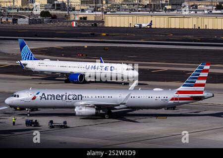 Sky Harbor International Airport 1-4-2025 Phoenix, AZ USA American Airlines Airbus A321 N131NN Ankunft am Flugsteig A11 am Sky Harbor Intl. Flughafen. Stockfoto