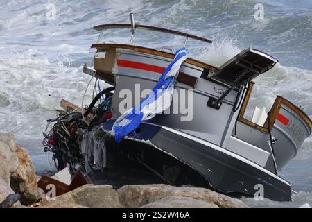 Zerstörung an der Küste der Cote d'Azur in Roquebrune Cap Martin und Menton nach Sturm in Verbindung mit starkem Regen, abgespült Strandpromenad Stockfoto
