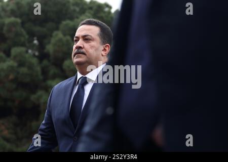 Teheran, Iran. Januar 2025. Der irakische Premierminister MOHAMMED SHIA AL-SUDANI wird während einer Begrüßungszeremonie bei seiner Ankunft am internationalen Flughafen Mehrabad im Westen Teherans gesehen. (Kreditbild: © Rouzbeh Fouladi/ZUMA Press Wire) NUR REDAKTIONELLE VERWENDUNG! Nicht für kommerzielle ZWECKE! Stockfoto