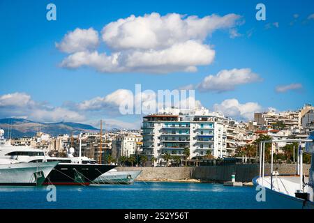 Blick auf Pasalimani Hafen, Piräus Stadt, Griechenland Stockfoto