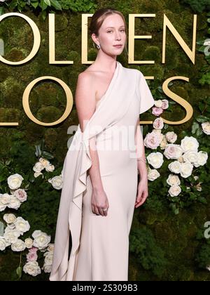 BEVERLY HILLS, LOS ANGELES, KALIFORNIEN, USA - 5. JANUAR: Hannah Einbinder kommt an der 82. Jährlichen Golden Globe Awards-Zeremonie für hervorragende Film- und Fernsehproduktionen des Jahres 2024 im Beverly Hilton Hotel am 5. Januar 2025 in Beverly Hills, Los Angeles, Kalifornien, USA. (Foto: Xavier Collin/Image Press Agency) Stockfoto