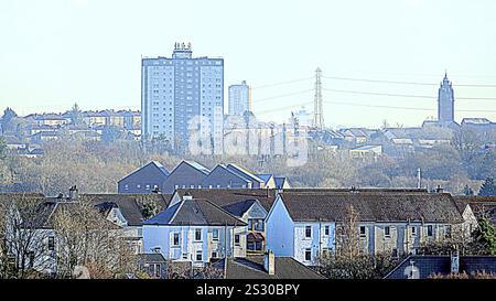 Glasgow, Schottland, Großbritannien. Januar 2025. Wetter in Großbritannien: Eiskalte Temperaturen im Westen der Stadt. Das Vorstadtgebäude von Temple und maryhill in der Ferne. Credit Gerard Ferry/Alamy Live News Stockfoto