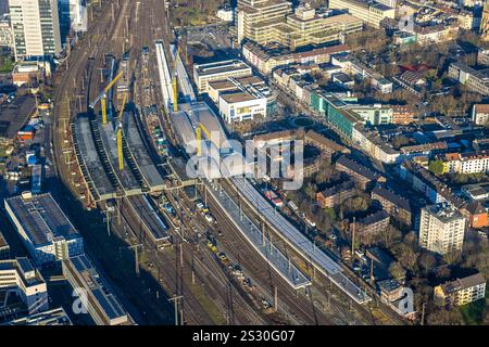 Luftbild, Hauptbahnhof Hbf Großbaustelle mit Neubau Gleishalle und Bahnhofsvorplatz Ost, Dellviertel, Duisburg, Ruhrgebiet, Nordrhein-Westfalen, Deutschland ACHTUNGxMINDESTHONORARx60xEURO *** Luftansicht Hauptbahnhof Hbf Baustelle mit neuer Gleishalle und Bahnhofsvorplatz Ost, Dellviertel, Duisburg, Ruhrgebiet, Nordrhein-Westfalen, Deutschland ATTENTIONxMINDESTHONORARx60xEURO Stockfoto