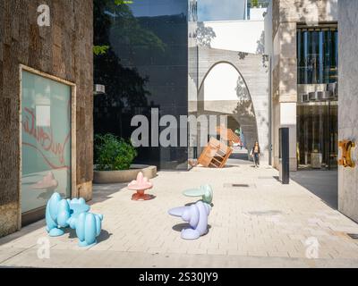 Design District, Luxuseinkäufe mit Markendesignerläden wie Dior, Cartier, Tiffany, Bulgary und vielen anderen in Miami, Florida, USA Stockfoto