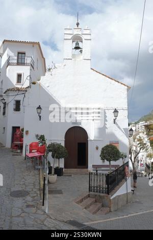 Casares, Málaga, Spanien - 27. März 2016: Die Pfarrkirche San Sebastian in Casares. Stockfoto