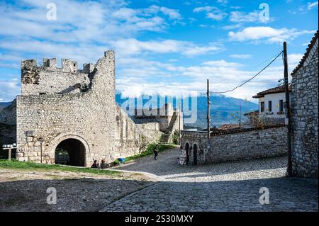 Historische Festung auf der Burg Berat, Albanien, 11. Dezember 2024 Stockfoto