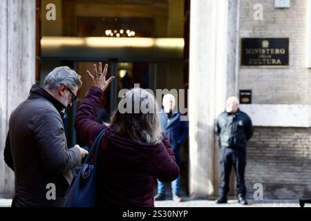 Roma, Italien. Januar 2025. Manifestazione di protesta dei lavoratori in esubero davanti al Ministero della Cultura - Mercoled&#xec; 08 Gennaio 2025 - Cronaca - (Foto di Cecilia Fabiano/LaPresse) Protest der Arbeiter des Kulturministeriums - Italien Mittwoch, 08. Januar 2025 - Nachrichten - (Foto: Cecilia Fabiano/LaPresse) Credit: LaPresse/Alamy Live News Stockfoto