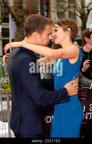 Theo James Shailene Woodley nahm am 30. März 2014 an der europäischen Premiere von Divergent am Odeon Leicester Square in London Teil Stockfoto