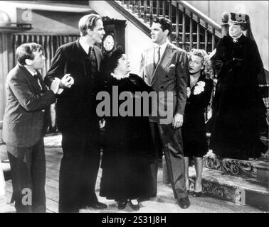 ARSEN UND ALTE SPITZE PETER LORRE, RAYMOND MASSEY, JOSEPHINE RUMPF, CARY GRANT, PRISCILLA LANE, JEAN ADAIR Datum: 1944 Stockfoto