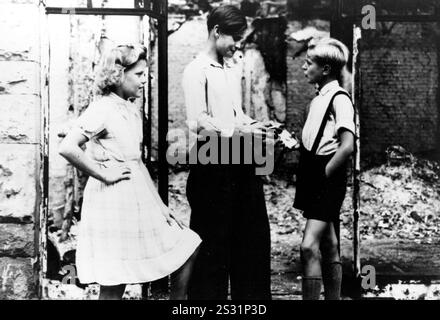 GERMANIA, ANNO ZERO ENGLISCHER TITEL: DEUTSCHLAND JAHR ZERO GANZ RECHTS: EDMUND MOESCHKA Datum: 1947 Stockfoto