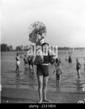 Kussen ist keine Sund Xenia Desni Datum: 1925 Stockfoto