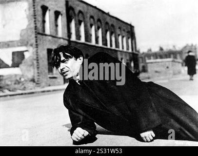 SELTSAMER MANN RAUS JAMES MASON ODD MANN RAUS JAMES MASON Datum: 1947 Stockfoto