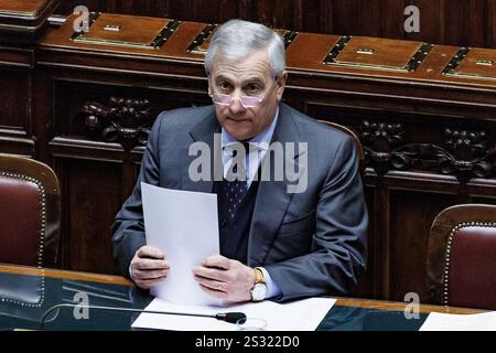 Roma, Italien. Januar 2025. IL ministro degli Esteri Antonio Tajani durante il Fragestunde alla Camera dei deputati, Roma, Mercoled&#xec;, 8 Gennaio 2025 (Foto Roberto Monaldo/LaPresse) Außenminister Antonio Tajani während der Fragestunde in der Abgeordnetenkammer, Rom, Mittwoch, 8. Januar 2025 (Foto: Roberto Monaldo/LaPresse) Credit: LaPresse/Alamy Live News Stockfoto