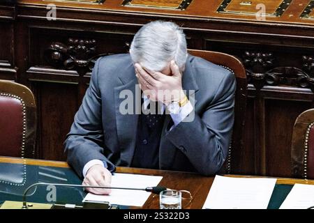 Roma, Italien. Januar 2025. IL ministro degli Esteri Antonio Tajani durante il Fragestunde alla Camera dei deputati, Roma, Mercoled&#xec;, 8 Gennaio 2025 (Foto Roberto Monaldo/LaPresse) Außenminister Antonio Tajani während der Fragestunde in der Abgeordnetenkammer, Rom, Mittwoch, 8. Januar 2025 (Foto: Roberto Monaldo/LaPresse) Credit: LaPresse/Alamy Live News Stockfoto