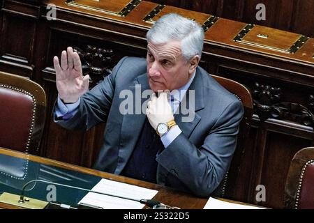 Roma, Italien. Januar 2025. IL ministro degli Esteri Antonio Tajani durante il Fragestunde alla Camera dei deputati, Roma, Mercoled&#xec;, 8 Gennaio 2025 (Foto Roberto Monaldo/LaPresse) Außenminister Antonio Tajani während der Fragestunde in der Abgeordnetenkammer, Rom, Mittwoch, 8. Januar 2025 (Foto: Roberto Monaldo/LaPresse) Credit: LaPresse/Alamy Live News Stockfoto