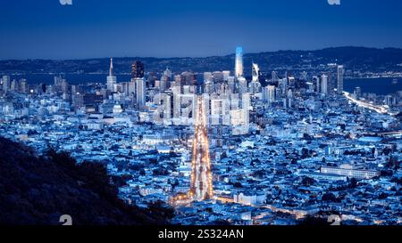 Die nächtliche Skyline von san francisco von den Zwillingsgipfeln aus gesehen Stockfoto