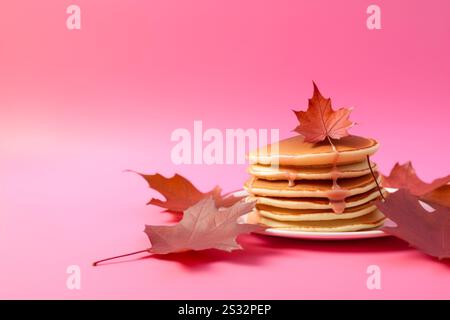 Pancakes Ahornsirupenblatt. Amerikanisches Dessert. Ai Generieren Stockfoto