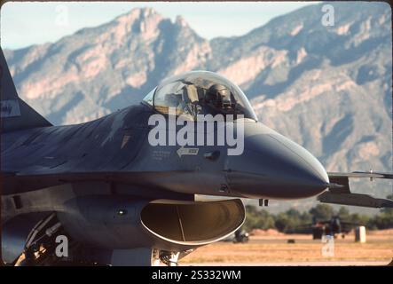 F-16A nach einer Trainingsmission zurück. DET 1, 120 ABB., Davis-Monthan AFB, Tucson, AZ Stockfoto