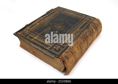 Antikes Leder gebunden 1800er Brown's Self-Interpreting Family Bible mit Old and New Testament John G Murdoch Veröffentlichung mit Messingverschluss Stockfoto