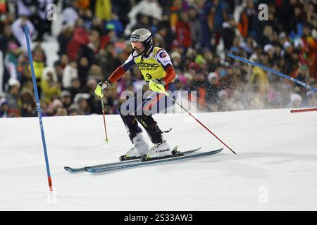 Madonna Di Campiglio, Italien. Januar 2025. Dave Ryding (GBR) Head beim AUDI FIS Ski World Cup 2024/25 - 3Tre - Menâ Night Slalom in Canalone Miramonti Slope, am 8. Januar 2025, Trient, Italien während des AUDI FIS Ski World Cup - Slalom - Herren, alpines Skirennen in Madonna di Campiglio, Italien, 08. Januar 2025 Credit: Unabhängige Fotoagentur/Alamy Live News Stockfoto