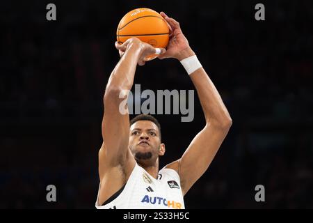 Vitoria Gasteiz, Spanien. Januar 2025. Edy Tavareswährend Real Madrid Sieg über Baskonia 82 - 89 in Liga Endesa 2024/25 reguläres Saisonspiel (15. Tag) gefeiert in der Fernando Buesa Arena (Vitoria Gasteiz Spanien). Januar 2025. (Foto von Juan Carlos García Mate/Pacific Press/SIPA USA) Credit: SIPA USA/Alamy Live News Stockfoto