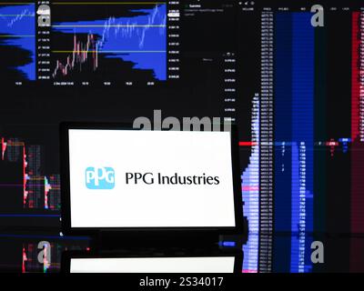 In dieser Abbildung wird das Logo von PPG Industries, Inc. Auf einem Monitor angezeigt. Stockfoto