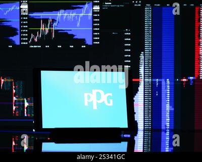 Deutschland. Januar 2025. In dieser Abbildung wird das Logo von PPG Industries, Inc. Auf einem Monitor angezeigt. (Credit Image: © Igor Golovniov/SOPA images via ZUMA Press Wire) NUR REDAKTIONELLE VERWENDUNG! Nicht für kommerzielle ZWECKE! Stockfoto